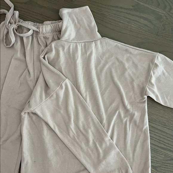 2 piece set with pants - Picture 2 of 4